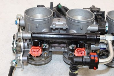 24-25 KAWASAKI NINJA ZX6R ZX636 OEM MAIN FUEL INJECTORS / THROTTLE BODIES