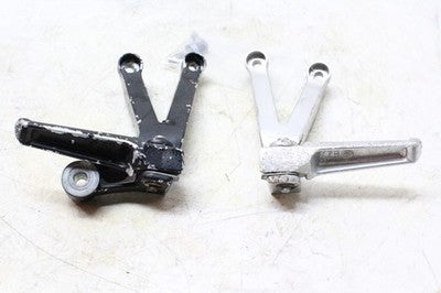 00-01 HONDA CBR929RR OEM REAR BACK PASSENGER PEG SET PAIR