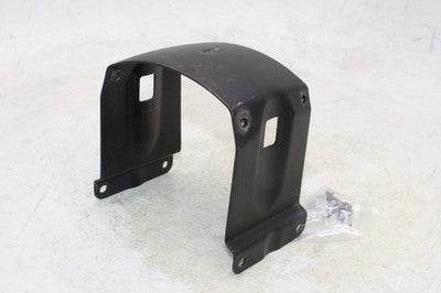 2009 KAWASAKI VULCAN 900 VN900D CLASSIC LT OEM FRONT WHEEL FENDER BRACKET MOUNT