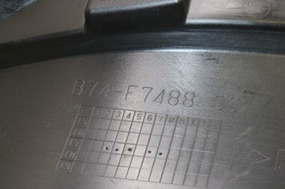 2018 YAMAHA XMAX CZD300 OEM RIGHT SIDE FOOT PANEL REST COWL
