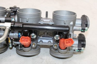 24-25 KAWASAKI NINJA ZX6R ZX636 OEM MAIN FUEL INJECTORS / THROTTLE BODIES