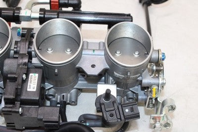 24-25 KAWASAKI NINJA ZX6R ZX636 OEM MAIN FUEL INJECTORS / THROTTLE BODIES