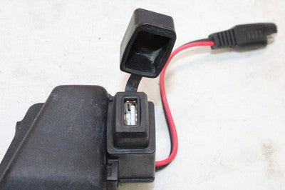 11-22 KAWASAKI VERSYS 650 KLE650CF OEM SOCKET USB OUTLET WIRE
