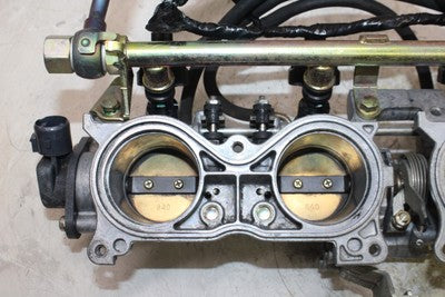 2000 HONDA CBR900RR OEM MAIN FUEL INJECTORS / THROTTLE BODIES