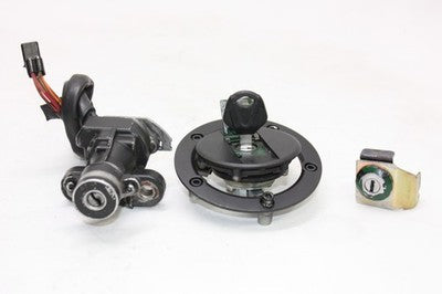2005 Suzuki GSXR600 OEM IGNITION LOCK SET W/ GAS CAP AND SEAT LOCK !WITH KEY!