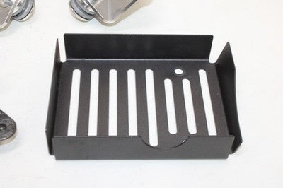 06-24 KAWASAKI VULCAN 900 VN900B CLASSIC OEM MISC BRACKETS COVERS MOUNTS