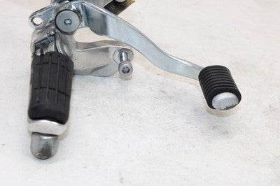 95-07 YAMAHA YZF600R OEM RIGHT REARSET DRIVER FOOT PEG REST STOP W PEDAL