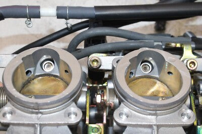 2004 YAMAHA YZF R6 OEM MAIN FUEL INJECTORS / THROTTLE BODIES