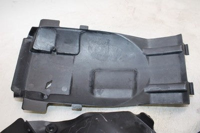 1996 Yamaha FZR600R OEM REAR BACK TAIL UNDERTAIL BATTERY TRAY PLASTIC W FENDER