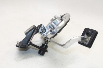 06-24 KAWASAKI VULCAN 900 VN900B OEM LEFT FRONT DRIVER FOOT STEP PEG W PEDAL