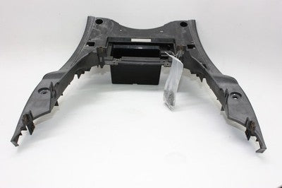 2005 YAMAHA VINO 125 YJ125 OEM FLOOR BOARD FOOT REST BATTERY TRAY