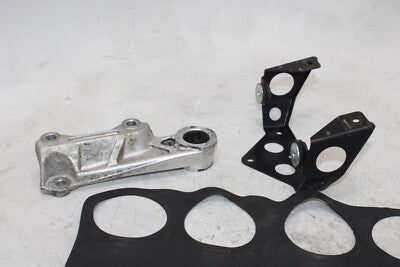 1997 YAMAHA YZF1000R OEM FRONT SEAT MOUNTING BRACKET MOUNT