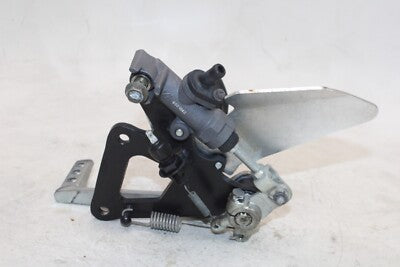 2006 SUZUKI GS500F OEM RIGHT REARSET REAR SET DRIVER FOOT PEG REST STOP