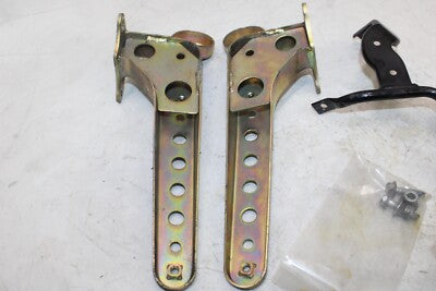 2006 SUZUKI BURGMAN AN400 OEM REAR SWINGARM BACK SUSPENSION MISC BRACKETS MOUNTS
