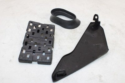 2005 SUZUKI GSXR 600 OEM FRONT DUCT COVERS PANEL COWL