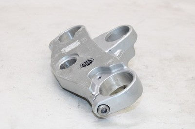 97-07 YAMAHA YZF600R OEM FORKS UPPER TRIPLE TREE CLAMP
