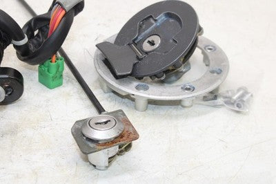 01-02 SUZUKI GSXR 1000 OEM IGNITION LOCK SET W/ GAS CAP SEAT LOCK !no Key!