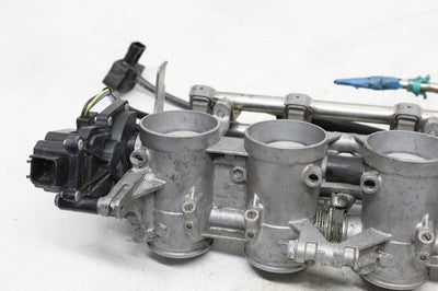 06-07 SUZUKI GSXR 600 OEM MAIN FUEL INJECTORS / THROTTLE BODIES