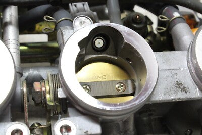 2006 YAMAHA FZ6 OEM MAIN FUEL INJECTORS / THROTTLE BODIES