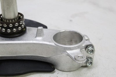 06-09 SUZUKI GSXR 600 OEM FRONT FORKS CLAMP LOWER TRIPLE TREE STEM