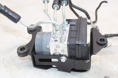 15-17 KAWASAKI VERSYS 1000 OEM ABS PUMP UNIT MODULE