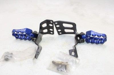 2003 BMW F650GS DAKAR FRONT FOOT RESTS PEGS STEPS SET PAIR FASTWAY