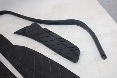 2006 SUZUKI BURGMAN AN400S OEM FLOOR BOARD FOOT REST SET