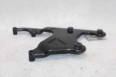 2006 SUZUKI BURGMAN AN400S OEM EXHAUST BRACKET MOUNT