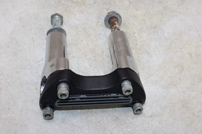 2007 HARLEY-DAVIDSON SPORTSTER 883 LOW XL883L OEM HANDLEBAR CLAMP MOUNT