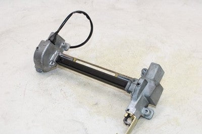 2006 YAMAHA MAJESTY 400 YP400 OEM REAR PASSENGER SEAT LATCH LOCK ASSEMBLY