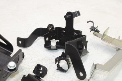 2016 KAWASAKI VERSYS 1000 KLZ1000BFA OEM MOUNTING BRACKETS MOUNTS STAY SET KIT