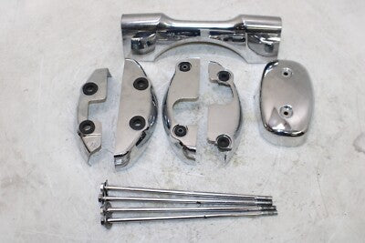 2015 SUZUKI BOULEVARD C50 VL800 OEM MOUNT BRACKET SET W BOLTS