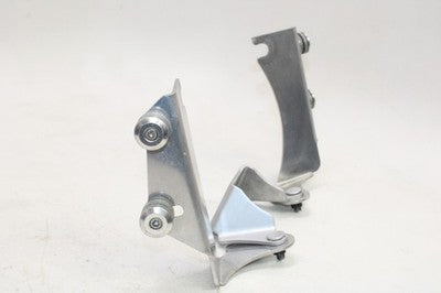 2009 KAWASAKI VULCAN 900 VN900B CLASSIC OEM HEADLIGHT FRONT MOUNT BRACKET