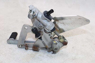 1993 SUZUKI GS500E OEM RIGHT REARSET REAR SET DRIVER FOOT PEG REST STOP