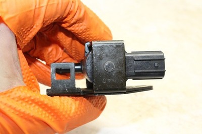 2001 HONDA CBR929RR OEM AIR VALVE SOLENOID TOP ENGINE SWITCH SENSOR