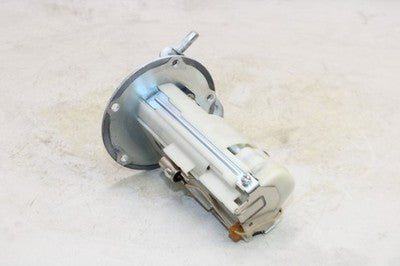 06-22 KAWASAKI VULCAN 900 VN900D CLASSIC LT OEM FUEL GAS PUMP