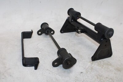 2004 KAWASAKI VULCAN 1500 VN1500E CLASSIC OEM ENGINE MOTOR MOUNT STAY BRACKETS