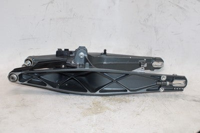 2018 HUSQVARNA SVARTPILEN 401 OEM REAR SWINGARM BACK SUSPENSION SWING ARM
