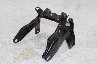 2018 HUSQVARNA SVARTPILEN 401 OEM GAS TANK MOUNT BRACKET
