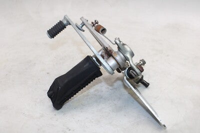 1993 SUZUKI GS500E OEM RIGHT REARSET REAR SET DRIVER FOOT PEG REST STOP
