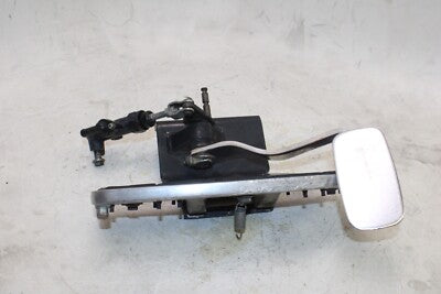 01-04 SUZUKI INTRUDER 1500 VL1500 OEM RIGHT DRIVER FOOT REST W PEDAL