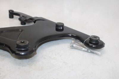 2006 SUZUKI BURGMAN AN400S OEM EXHAUST BRACKET MOUNT