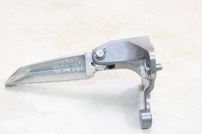 2018 YAMAHA XMAX CZD300A OEM RIGHT REAR BACK PASSENGER PEG