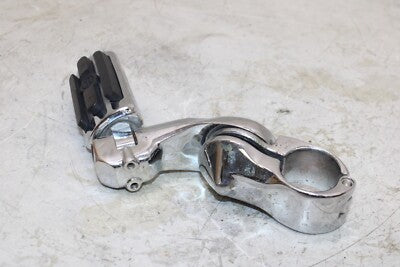 99-09 YAMAHA V STAR 1100 XVS1100 CUSTOM OEM LEFT FRONT FOOT REST PEG STEP