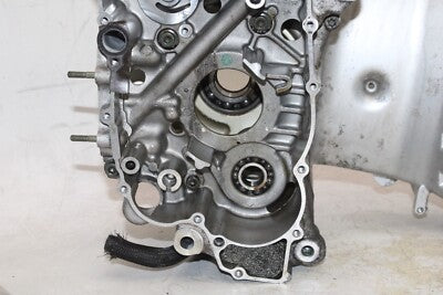 03-06 SUZUKI BURGMAN 400 AN400S OEM ENGINE MOTOR CRANKCASES CRANK CASES