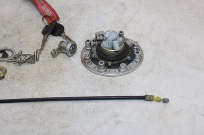 2000 SUZUKI GSXR 750 OEM SET W/ GAS CAP AND SEAT LOCK WITH KEY