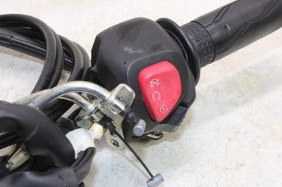 2018 YAMAHA XMAX CZD300A OEM RIGHT HANDLE SWITCHES KILL OFF START SWITCH