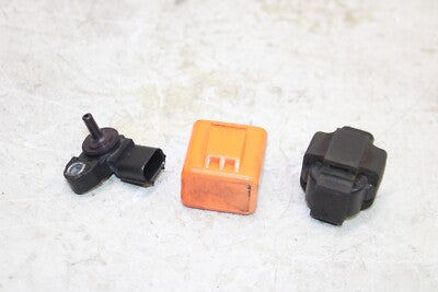13-17 KAWASAKI NINJA 300 EX300B ABS OEM RELAY SET PAIR ASSEMBLY FUSE BOX