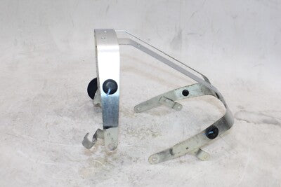 2015 SUZUKI BOULEVARD C50 VL800 OEM FRONT WHEEL FENDER BRACKET MOUNT