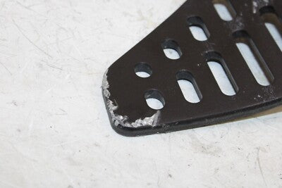 11-16 YAMAHA YZF R6 OEM RIGHT FRONT FOOT SHIELD